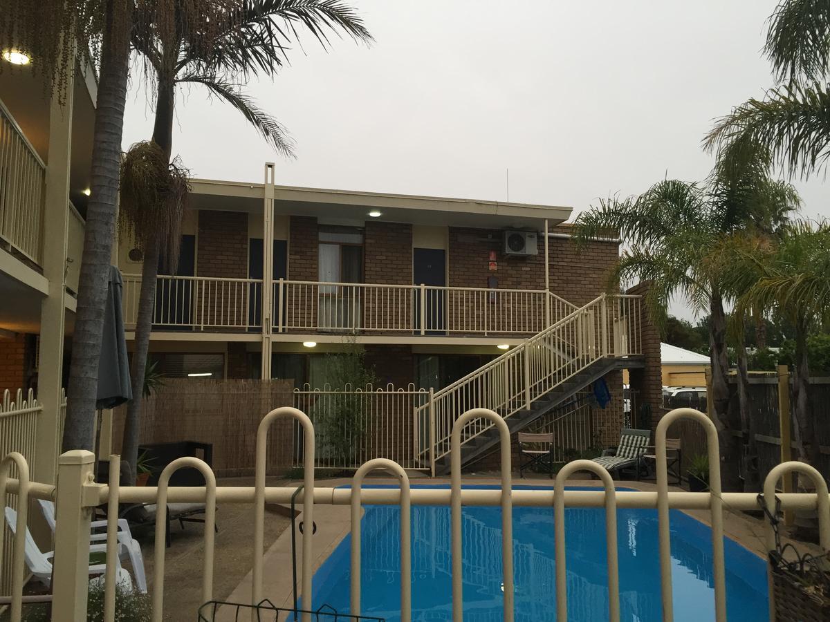Abel Tasman Waterfront Motel Лейкс-Энтранс Экстерьер фото