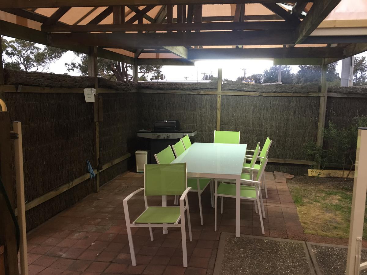 Abel Tasman Waterfront Motel Лейкс-Энтранс Экстерьер фото