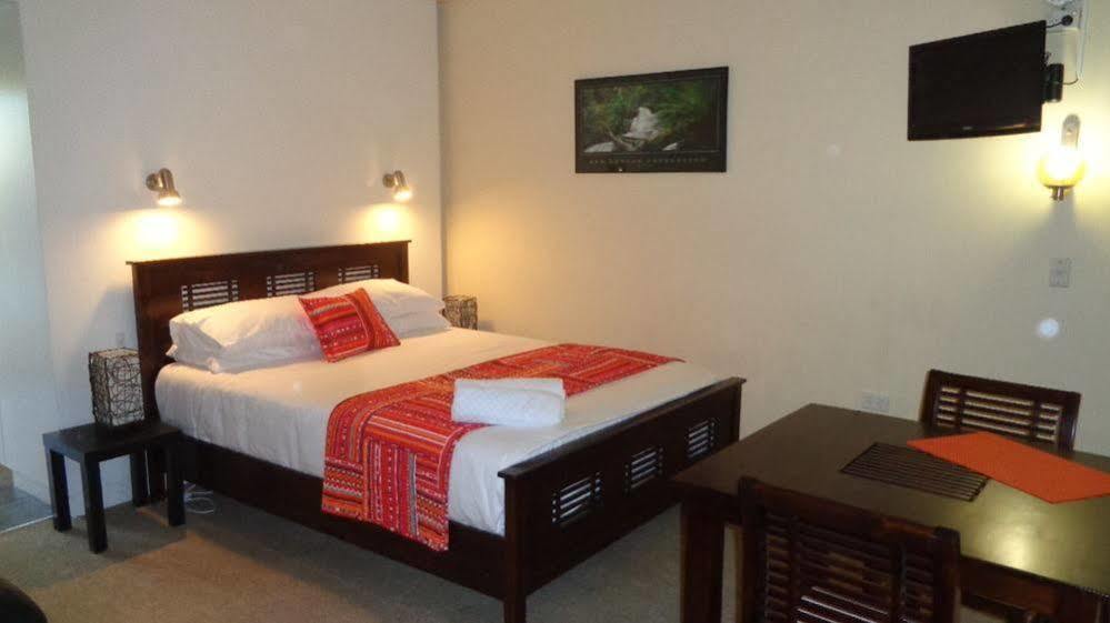 Abel Tasman Waterfront Motel Лейкс-Энтранс Экстерьер фото