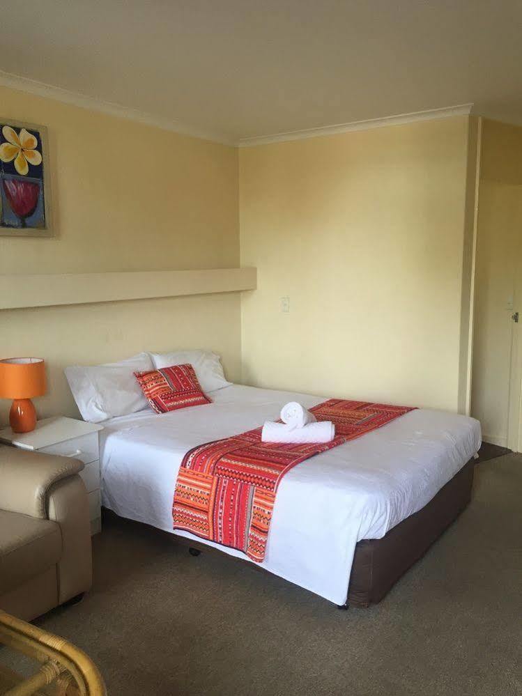 Abel Tasman Waterfront Motel Лейкс-Энтранс Экстерьер фото